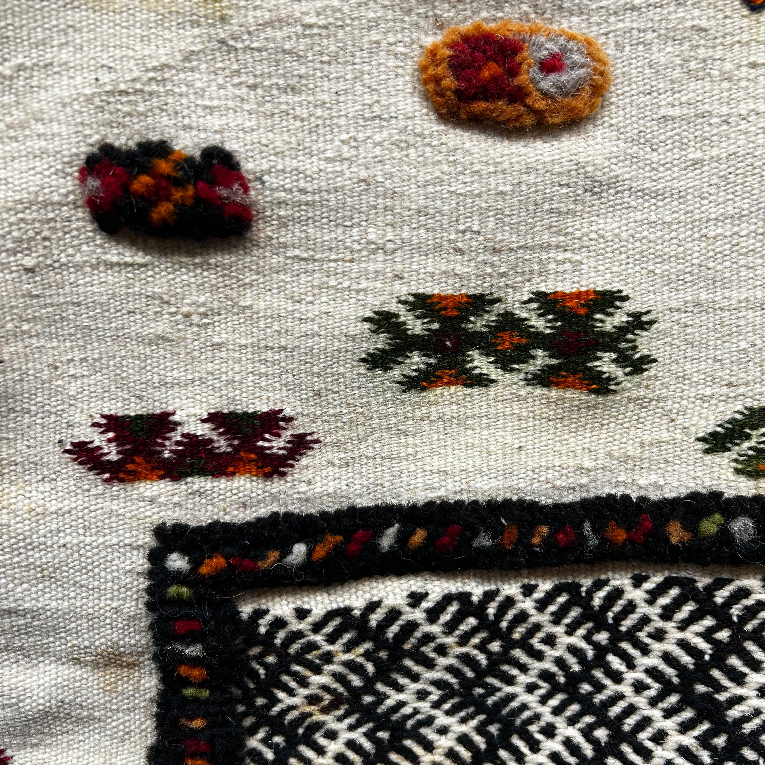 Handwoven Akhnif Knotted Cream Wool Rug (3x5.5)