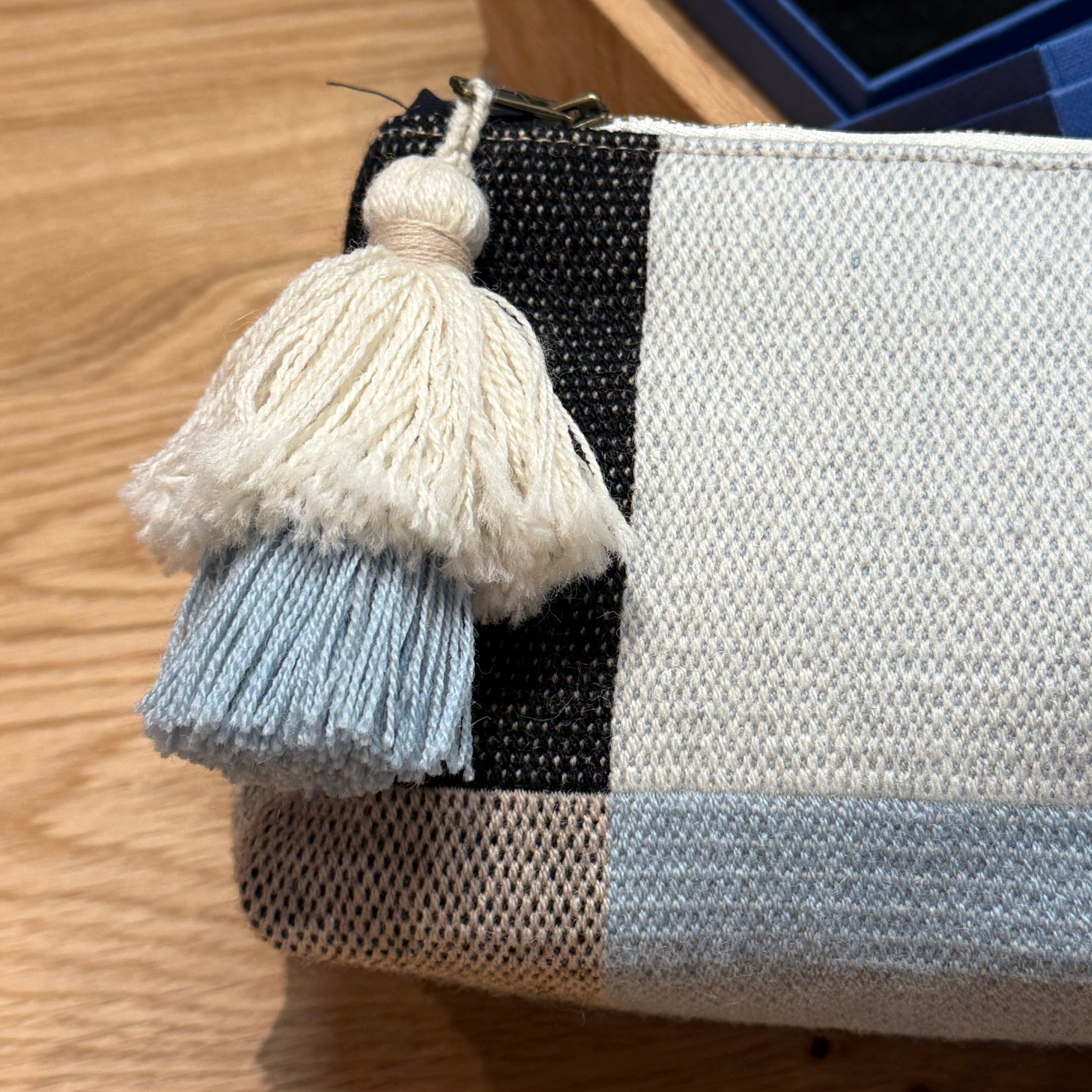 Handmade Woven Leather Neutral Cosmetic Bag Peru