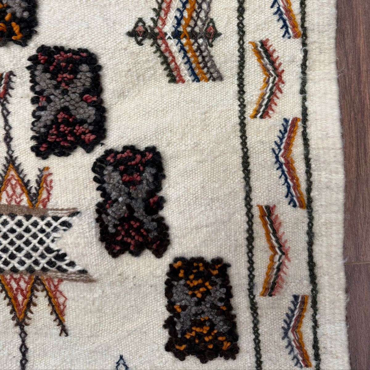 Handwoven White Akhnif Knotted Rug Morocco (4x5.5)