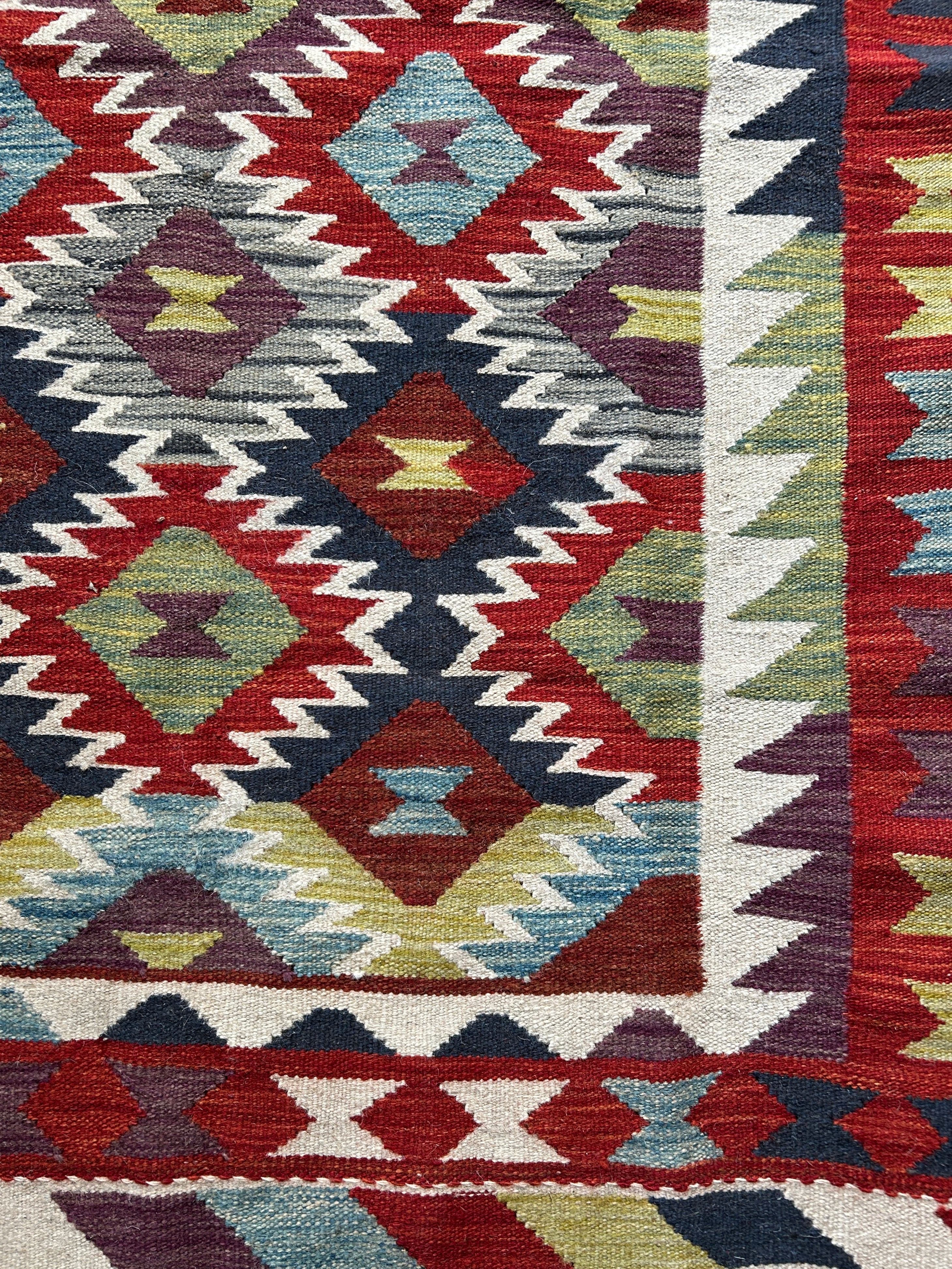 Handwoven Wool Kilim Medium Rug Afghanistan (4x6) - K0648