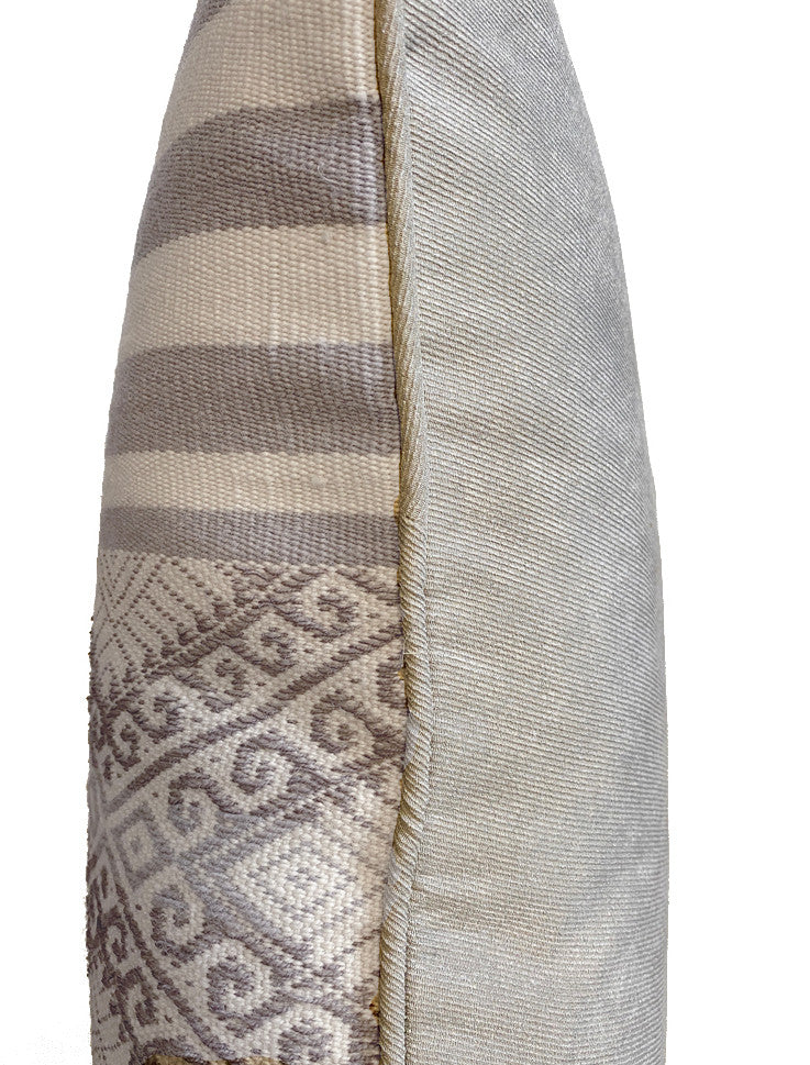 Handwoven Wool Natural Dyed Pillow Peru Grey and White