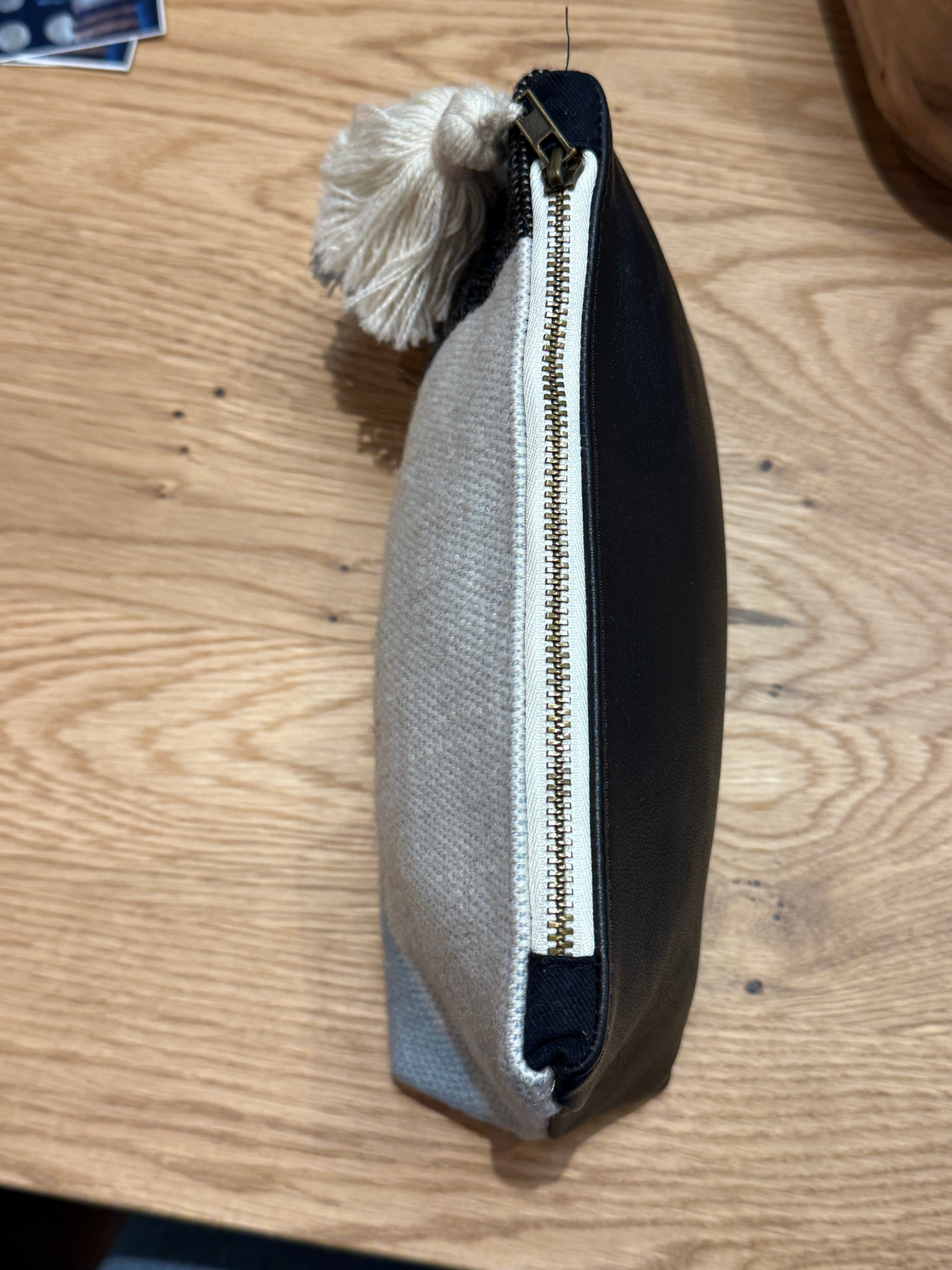 Handmade Woven Leather Neutral Cosmetic Bag Peru