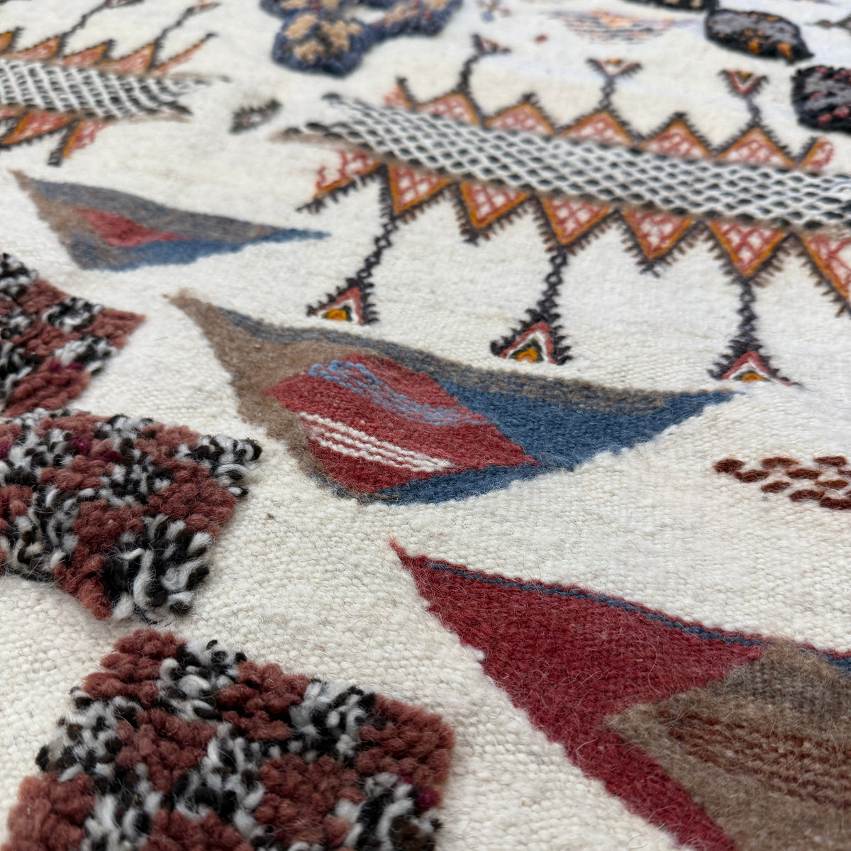 Handwoven White Akhnif Knotted Rug Morocco (4x5.5)