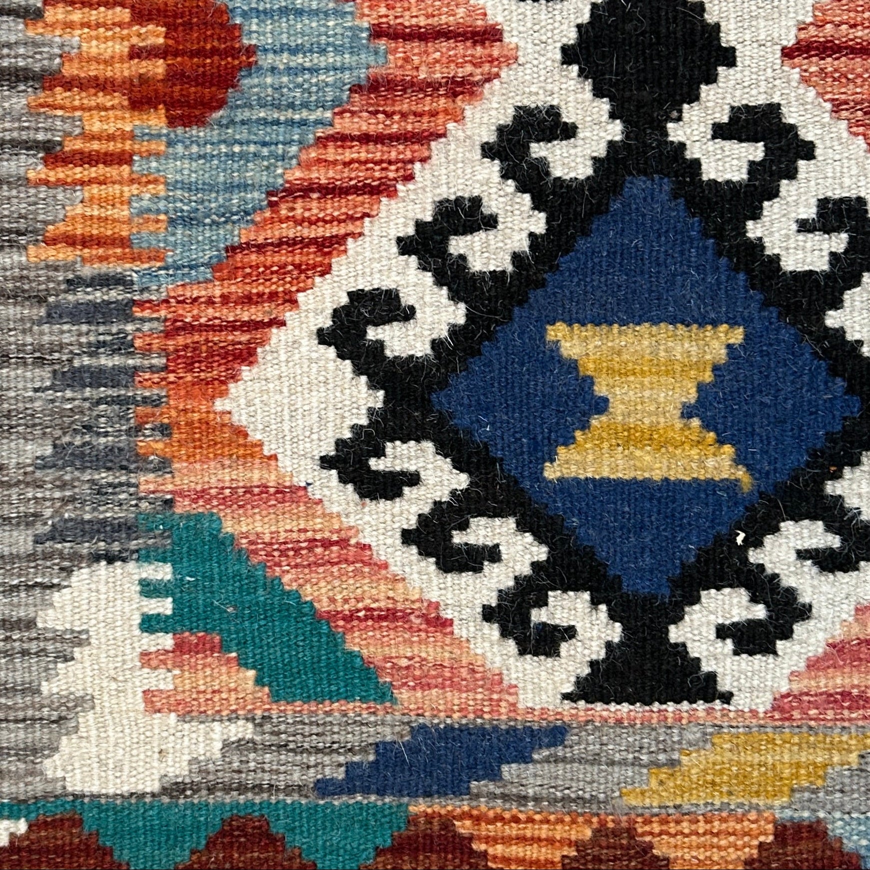 Handwoven Wool Kilim Small Rug Afghanistan (31x50) - 047